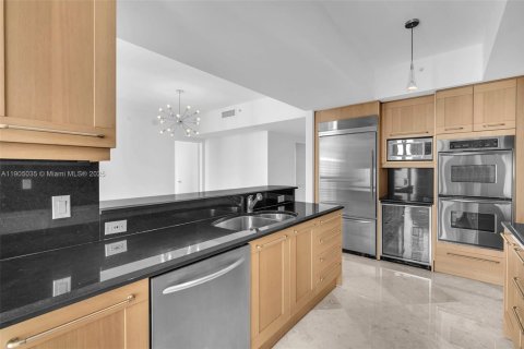 Condo in Fort Lauderdale, Florida, 2 bedrooms  № 1956096 - photo 1