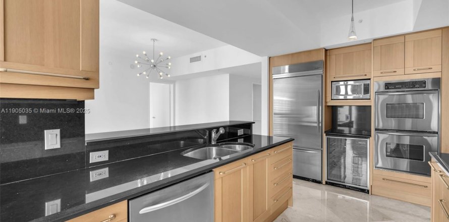 Condo in Fort Lauderdale, Florida, 2 bedrooms  № 1956096