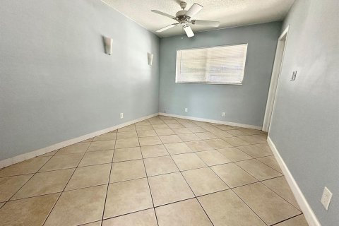 Condo in Deerfield Beach, Florida, 2 bedrooms  № 2249907 - photo 8