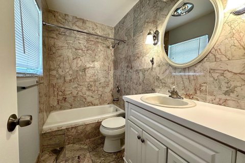 Condo in Deerfield Beach, Florida, 2 bedrooms  № 2249907 - photo 9