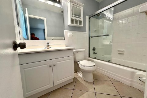Condo in Deerfield Beach, Florida, 2 bedrooms  № 2249907 - photo 7