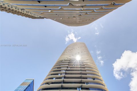 Купить кондоминиум в Майами, Флорида 1 спальня, 79.06м2, № 2025419 - фото 2