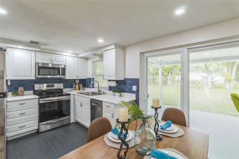Casa en venta en Homosassa, Florida, 2 dormitorios, 71.35 m2 № 1813209 - foto 12