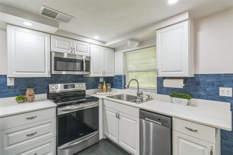 Casa en venta en Homosassa, Florida, 2 dormitorios, 71.35 m2 № 1813209 - foto 9