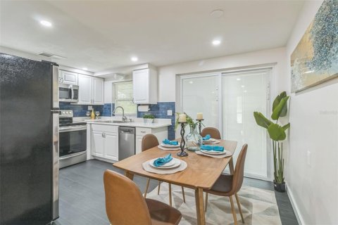 Casa en venta en Homosassa, Florida, 2 dormitorios, 71.35 m2 № 1813209 - foto 13