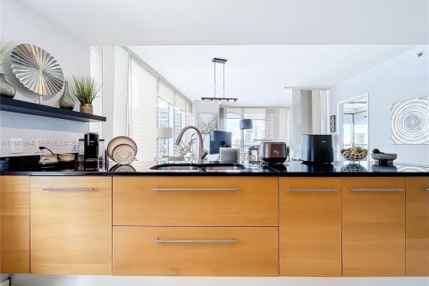 Снять в аренду кондоминиум в Майами, Флорида 2 спальни, 108.51м2, № 2005681 - фото 5