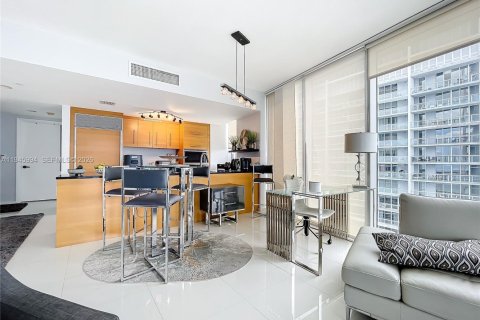 Condominio en alquiler en Miami, Florida, 2 dormitorios, 108.51 m2 № 2005681 - foto 9