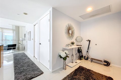 Снять в аренду кондоминиум в Майами, Флорида 2 спальни, 108.51м2, № 2005681 - фото 2