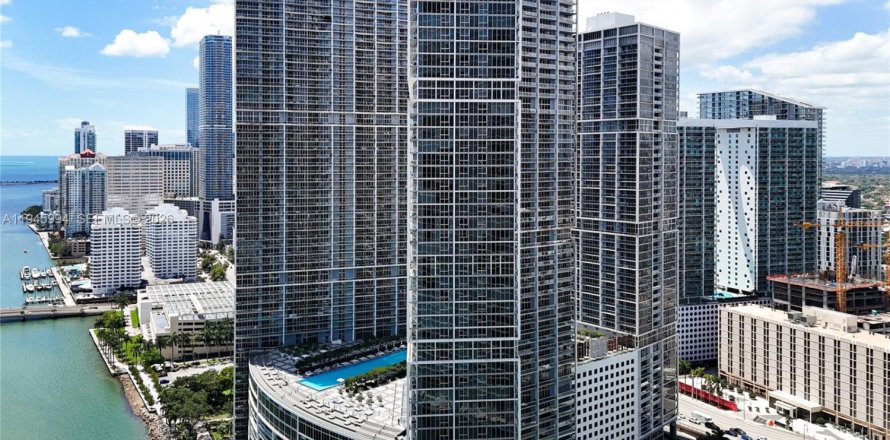 Кондоминиум с 2 спальнями в Майами, Флорида № 2005681