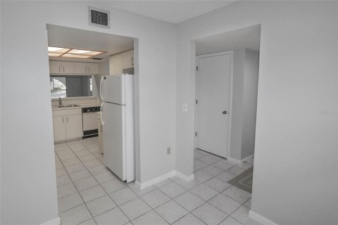 Copropriété à louer à Clearwater, Floride: 2 chambres, 113.81 m2 № 2229684 - photo 7