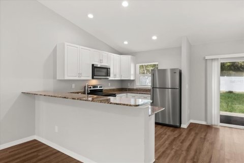 Casa en venta en Ocklawaha, Florida, 3 dormitorios, 136.75 m2 № 1910101 - foto 9
