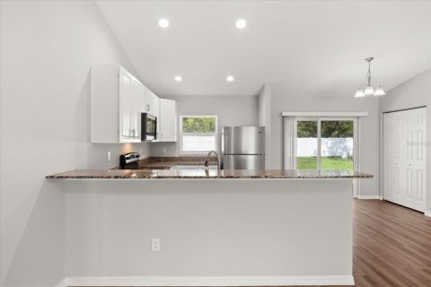 House in Ocklawaha, Florida 3 bedrooms, 136.75 sq.m. № 1910101 - photo 8