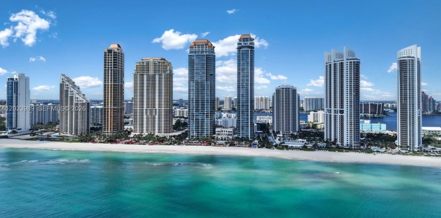 Condo à Sunny Isles Beach, Floride, 4 chambres  № 2265178