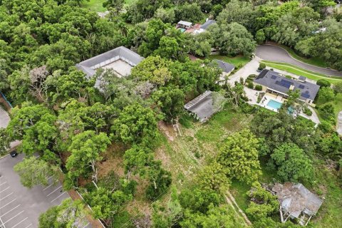 House in Brandon, Florida 2 bedrooms, 129.32 sq.m. № 2315312