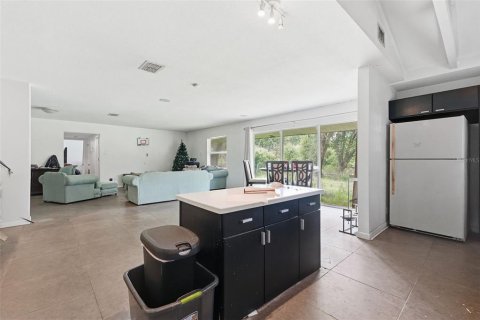 House in Brandon, Florida 2 bedrooms, 129.32 sq.m. № 2315312 - photo 28