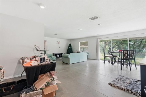 House in Brandon, Florida 2 bedrooms, 129.32 sq.m. № 2315312 - photo 19