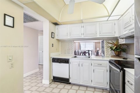 Condo in Coconut Creek, Florida, 2 bedrooms  № 1443540 - photo 22