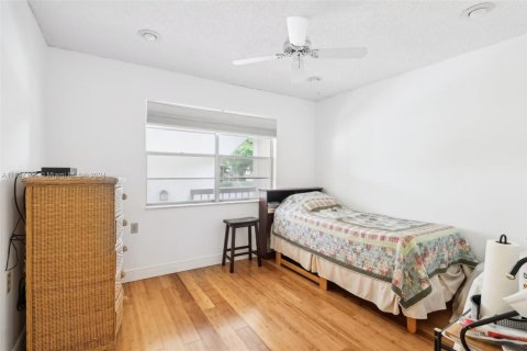 Condo in Coconut Creek, Florida, 2 bedrooms  № 1443540 - photo 15