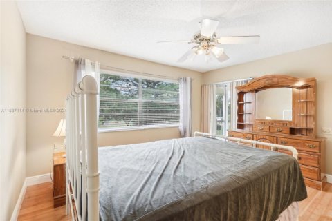 Condo in Coconut Creek, Florida, 2 bedrooms  № 1443540 - photo 17