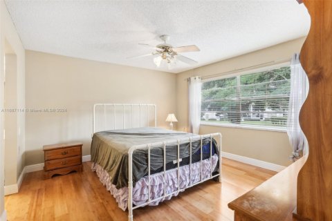Condo in Coconut Creek, Florida, 2 bedrooms  № 1443540 - photo 23
