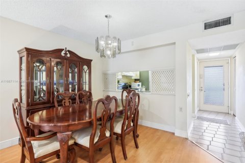 Condo in Coconut Creek, Florida, 2 bedrooms  № 1443540 - photo 2
