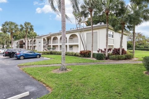 Condo in Coconut Creek, Florida, 2 bedrooms  № 1443540 - photo 27