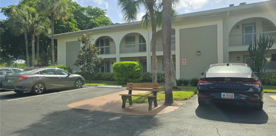 Condo in Coconut Creek, Florida, 2 bedrooms  № 1443540