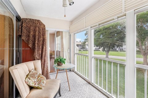Condo in Coconut Creek, Florida, 2 bedrooms  № 1443540 - photo 14