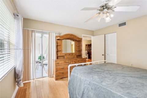 Condo in Coconut Creek, Florida, 2 bedrooms  № 1443540 - photo 7
