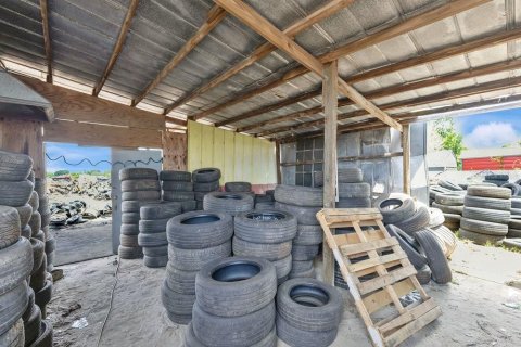 Propiedad comercial en venta en Winter Haven, Florida, 162.58 m2 № 1675300 - foto 2