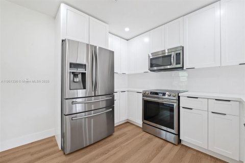 Casa en venta en Fort Lauderdale, Florida, 4 dormitorios, 154.22 m2 № 1954658 - foto 8