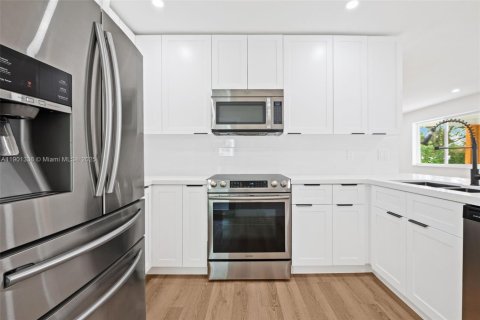 Casa en venta en Fort Lauderdale, Florida, 4 dormitorios, 154.22 m2 № 1954658 - foto 7