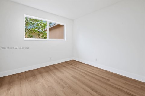 Casa en venta en Fort Lauderdale, Florida, 4 dormitorios, 154.22 m2 № 1954658 - foto 15