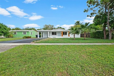 Casa en venta en Fort Lauderdale, Florida, 4 dormitorios, 154.22 m2 № 1954658 - foto 1