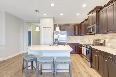 House in Fish Hawk, Florida 2 bedrooms, 141.68 sq.m. № 1663064 - photo 9