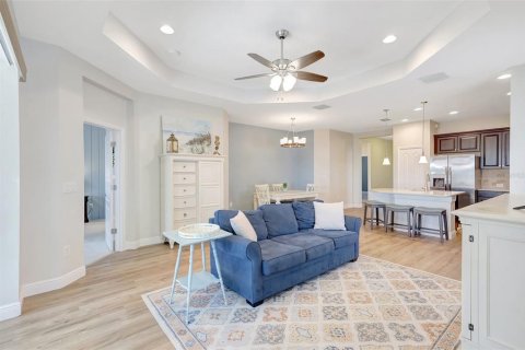House in Fish Hawk, Florida 2 bedrooms, 141.68 sq.m. № 1663064 - photo 13