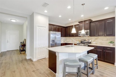 House in Fish Hawk, Florida 2 bedrooms, 141.68 sq.m. № 1663064 - photo 8