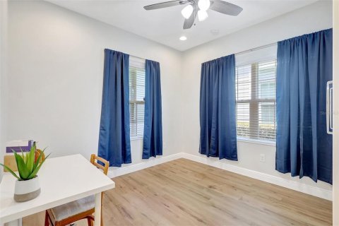 House in Fish Hawk, Florida 2 bedrooms, 141.68 sq.m. № 1663064 - photo 25