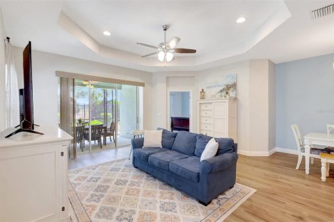 House in Fish Hawk, Florida 2 bedrooms, 141.68 sq.m. № 1663064 - photo 14