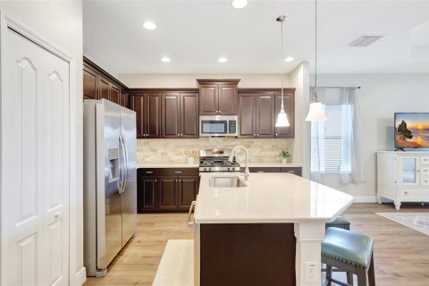 House in Fish Hawk, Florida 2 bedrooms, 141.68 sq.m. № 1663064 - photo 7