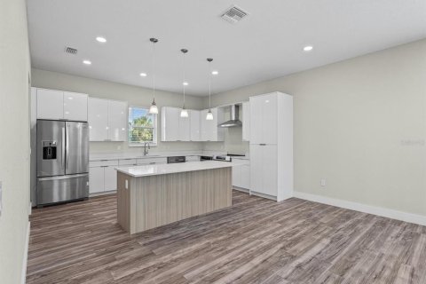 Villa ou maison à vendre à New Port Richey, Floride: 4 chambres, 198.07 m2 № 2389333 - photo 14