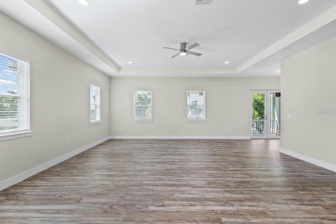 Villa ou maison à vendre à New Port Richey, Floride: 4 chambres, 198.07 m2 № 2389333 - photo 7