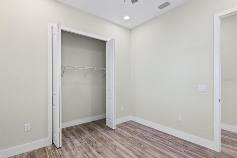 Villa ou maison à vendre à New Port Richey, Floride: 4 chambres, 198.07 m2 № 2389333 - photo 20