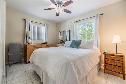 House in Tarpon Springs, Florida 3 bedrooms, 93.65 sq.m. № 1808724 - photo 25