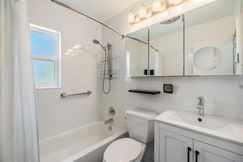 House in Tarpon Springs, Florida 3 bedrooms, 93.65 sq.m. № 1808724 - photo 27