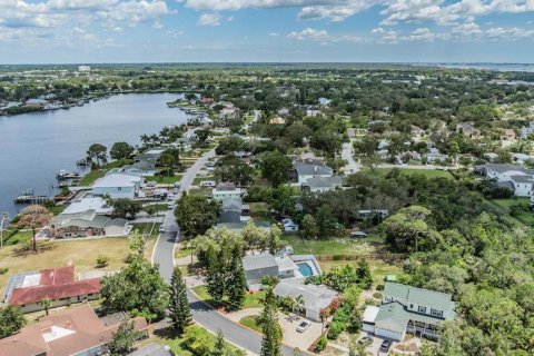 House in Tarpon Springs, Florida 3 bedrooms, 93.65 sq.m. № 1808724 - photo 9