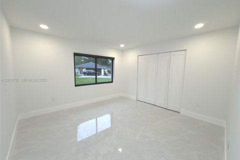 House in Southwest Ranches, Florida 4 bedrooms, 220.64 sq.m. № 2184104 - photo 8
