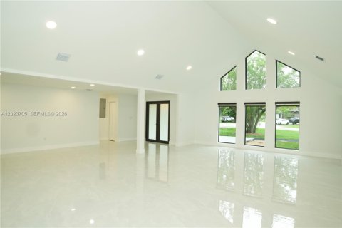 House in Southwest Ranches, Florida 4 bedrooms, 220.64 sq.m. № 2184104 - photo 3