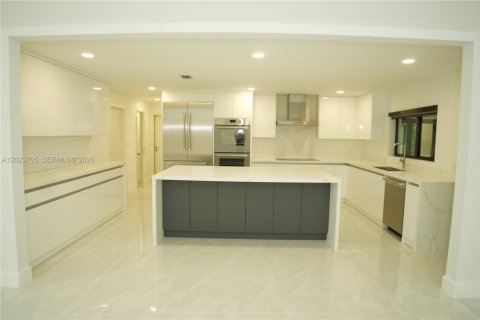 House in Southwest Ranches, Florida 4 bedrooms, 220.64 sq.m. № 2184104 - photo 5