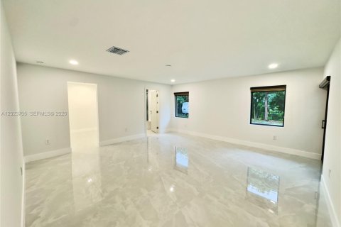 House in Southwest Ranches, Florida 4 bedrooms, 220.64 sq.m. № 2184104 - photo 14
